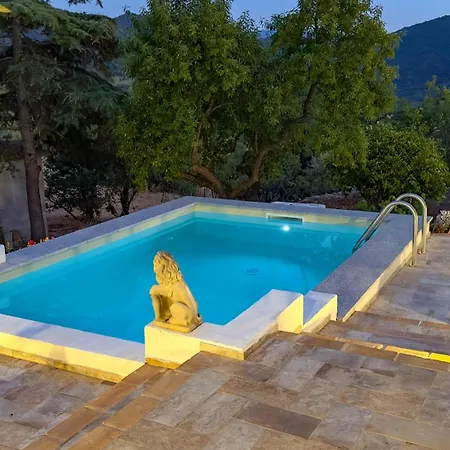 Ferulas אוליאנה