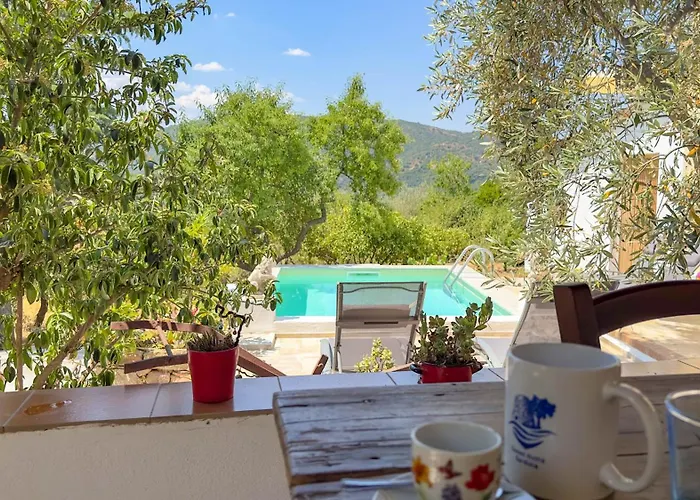 Ferulas Nyaraló Oliena