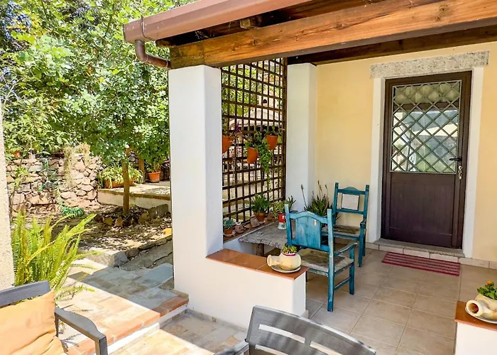 Ferulas Nyaraló Oliena